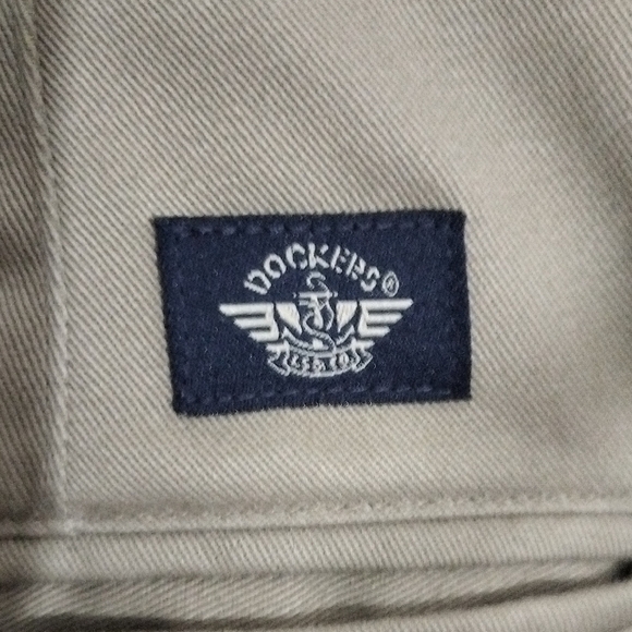 Dockers Men's Khaki Chinos - Picture 7 of 10